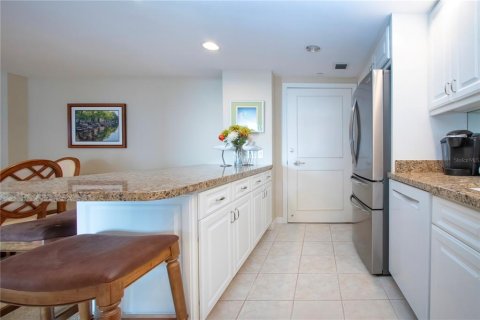 Condo in Sarasota, Florida, 2 bedrooms № 2099083 - photo 15