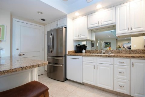 Condo in Sarasota, Florida, 2 bedrooms № 2099083 - photo 14
