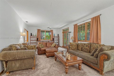 Villa ou maison à vendre à Palmetto Bay, Floride: 4 chambres, 285.4 m2 № 2082934 - photo 11