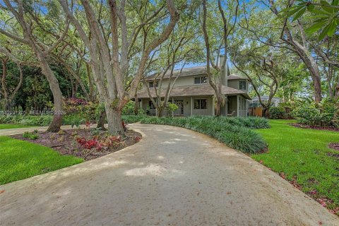 Villa ou maison à vendre à Palmetto Bay, Floride: 4 chambres, 285.4 m2 № 2082934 - photo 2