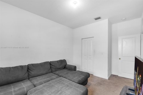 House in Homestead, Florida 4 bedrooms, 252.69 sq.m. № 2013096 - photo 13