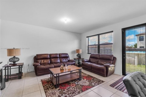 House in Homestead, Florida 4 bedrooms, 252.69 sq.m. № 2013096 - photo 21