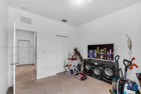 House in Homestead, Florida 4 bedrooms, 252.69 sq.m. № 2013096 - photo 15