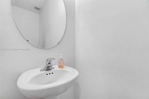 House in Homestead, Florida 4 bedrooms, 252.69 sq.m. № 2013096 - photo 28