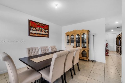 House in Homestead, Florida 4 bedrooms, 252.69 sq.m. № 2013096 - photo 26