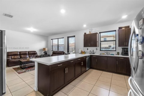 House in Homestead, Florida 4 bedrooms, 252.69 sq.m. № 2013096 - photo 25