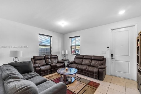 House in Homestead, Florida 4 bedrooms, 252.69 sq.m. № 2013096 - photo 30