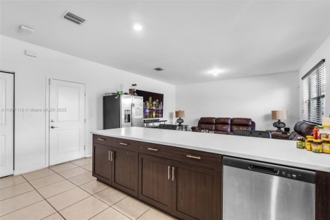 House in Homestead, Florida 4 bedrooms, 252.69 sq.m. № 2013096 - photo 23