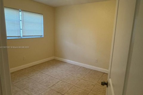 Copropriété à louer à Miami, Floride: 2 chambres, 85.47 m2 № 1967725 - photo 10