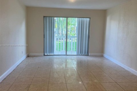 Copropriété à louer à Miami, Floride: 2 chambres, 85.47 m2 № 1967725 - photo 5