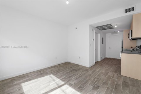 Купить кондоминиум в Майами-Бич, Флорида 1 спальня, 39.2м2, № 1969530 - фото 4