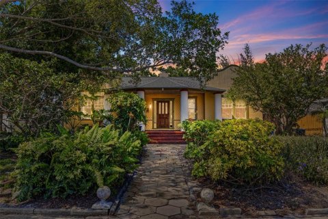 Casa en venta en Saint Petersburg, Florida, 2 dormitorios, 137.4 m2 № 1772975 - foto 1
