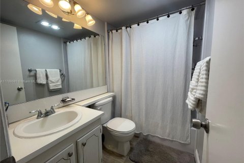 Condominio en venta en Deerfield Beach, Florida, 2 dormitorios, 76.18 m2 № 1865636 - foto 15