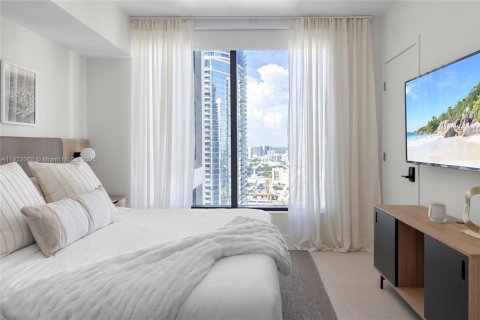 Condo in Miami, Florida, 1 bedroom  № 2018774 - photo 18