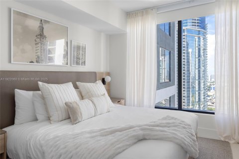 Condo in Miami, Florida, 1 bedroom  № 2018774 - photo 19