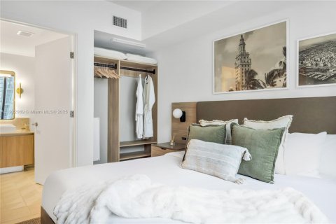 Condo in Miami, Florida, 1 bedroom  № 2018774 - photo 12