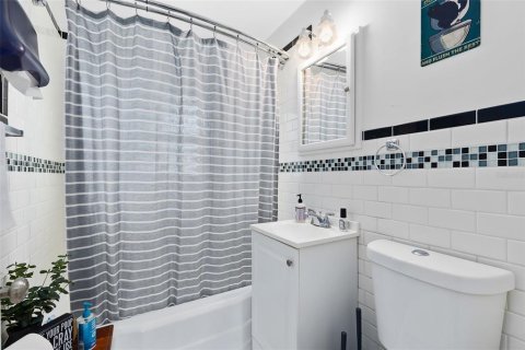 Propiedad comercial en venta en Orlando, Florida, 278.15 m2 № 1369525 - foto 28