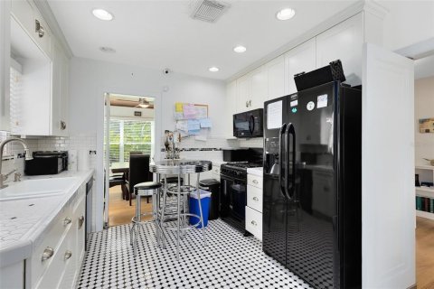 Propiedad comercial en venta en Orlando, Florida, 278.15 m2 № 1369525 - foto 13