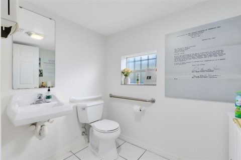 Propiedad comercial en venta en Orlando, Florida, 278.15 m2 № 1369525 - foto 22