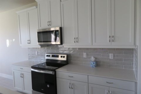 Casa en alquiler en Venice, Florida, 3 dormitorios, 171.22 m2 № 1744693 - foto 9