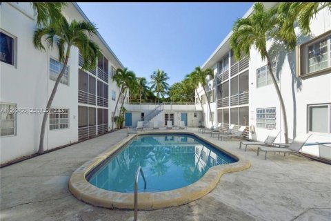Copropriété à vendre à Key Biscayne, Floride: 2 chambres, 103.03 m2 № 2023282 - photo 9