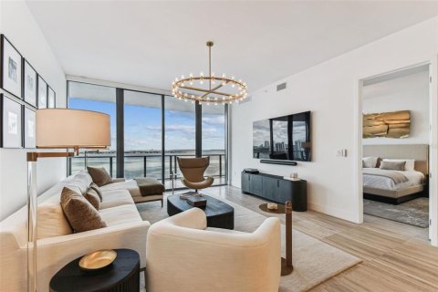 Condo in Tampa, Florida, 3 bedrooms № 2212146 - photo 4