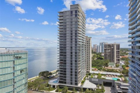 Condo in Tampa, Florida, 3 bedrooms № 2212146 - photo 2