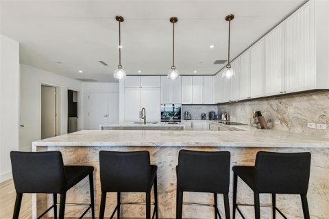 Condo in Tampa, Florida, 3 bedrooms № 2212146 - photo 9