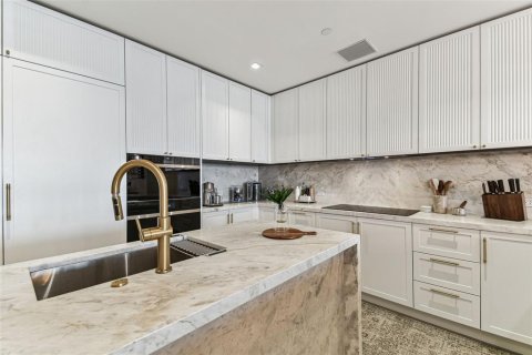 Condo in Tampa, Florida, 3 bedrooms № 2212146 - photo 13
