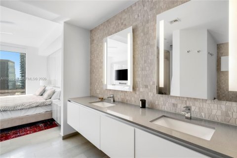 Снять в аренду кондоминиум в Майами, Флорида 2 спальни, 111.67м2, № 2028356 - фото 6