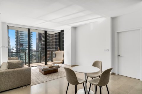 Снять в аренду кондоминиум в Майами, Флорида 2 спальни, 111.67м2, № 2028356 - фото 3