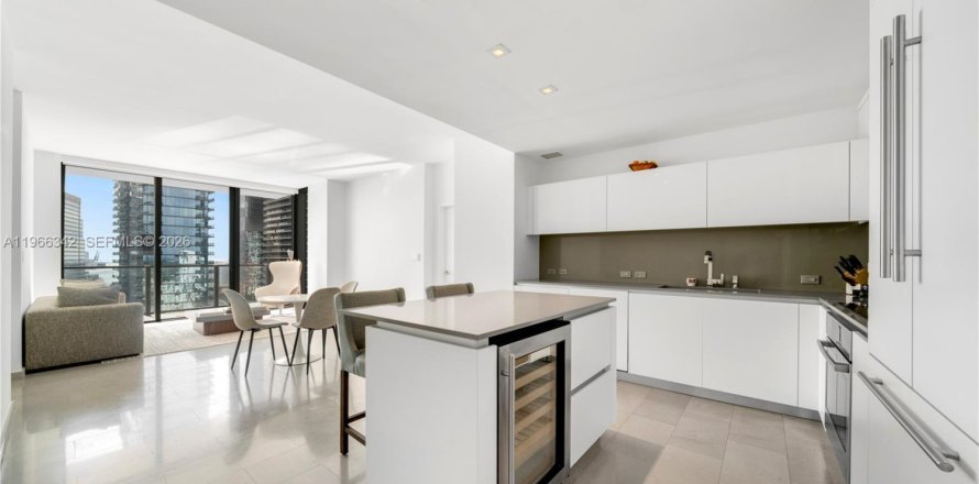 Кондоминиум с 2 спальнями в Майами, Флорида № 2028356