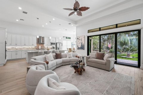 House in Parkland, Florida 3 bedrooms, 281.4 sq.m. № 2146664 - photo 6