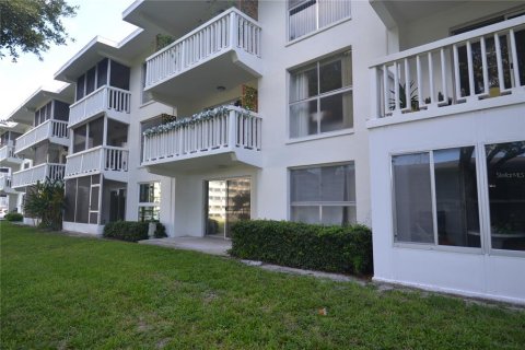 Condo à Belleair Bluffs, Floride, 1 chambre № 2358941