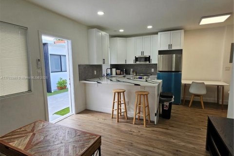 Снять в аренду квартиру в Холливуд, Флорида 1 спальня, 48.31м2, № 1456213 - фото 25