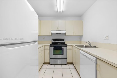 Touwnhouse à vendre à Cutler Bay, Floride: 3 chambres, 114.18 m2 № 1940917 - photo 5