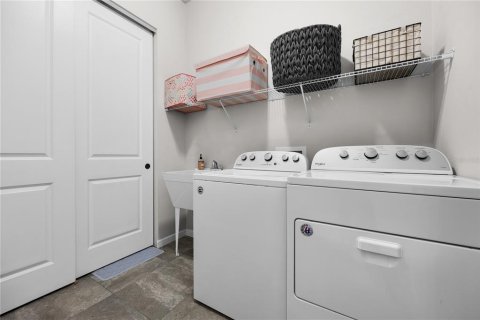 Casa en venta en Newberry, Florida, 4 dormitorios, 259.38 m2 № 1760405 - foto 17