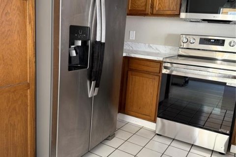 Touwnhouse à vendre à Kissimmee, Floride: 2 chambres, 117.52 m2 № 1252956 - photo 8