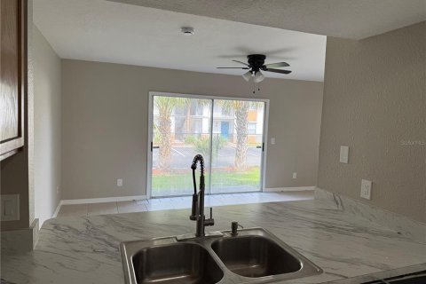 Touwnhouse à vendre à Kissimmee, Floride: 2 chambres, 117.52 m2 № 1252956 - photo 12