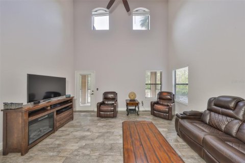 Condo in Palm Harbor, Florida, 4 bedrooms  № 1557278 - photo 18