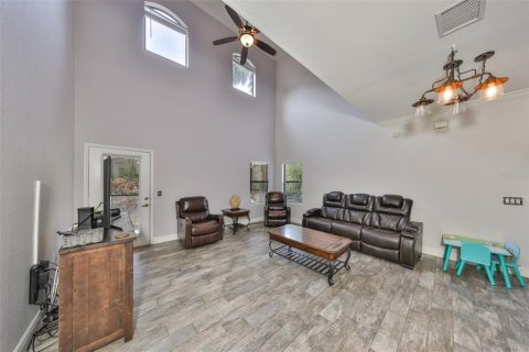 Condo in Palm Harbor, Florida, 4 bedrooms  № 1557278 - photo 17