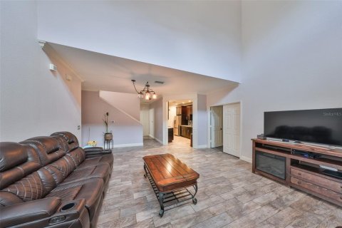 Condo in Palm Harbor, Florida, 4 bedrooms  № 1557278 - photo 19