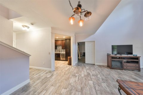 Condo in Palm Harbor, Florida, 4 bedrooms  № 1557278 - photo 21