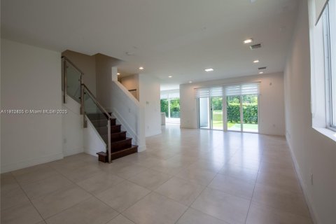 Villa ou maison à louer à Doral, Floride: 4 chambres, 258.45 m2 № 1966858 - photo 5