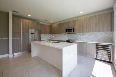 Villa ou maison à louer à Doral, Floride: 4 chambres, 258.45 m2 № 1966858 - photo 8