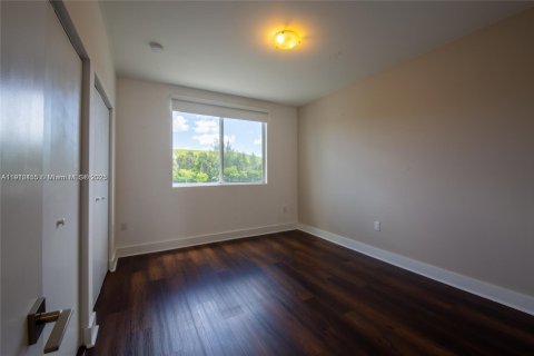 Villa ou maison à louer à Doral, Floride: 4 chambres, 258.45 m2 № 1966858 - photo 18