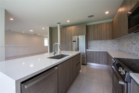 Villa ou maison à louer à Doral, Floride: 4 chambres, 258.45 m2 № 1966858 - photo 9