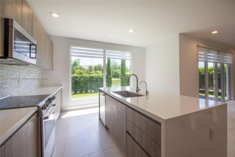 Villa ou maison à louer à Doral, Floride: 4 chambres, 258.45 m2 № 1966858 - photo 10