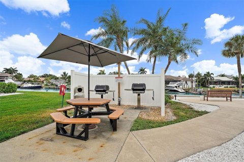 Condo in Saint Petersburg, Florida, 1 bedroom  № 1720204 - photo 18