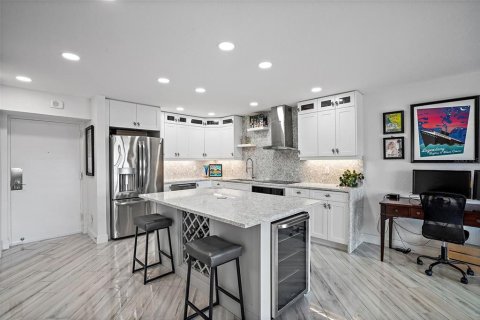 Condo in Saint Petersburg, Florida, 1 bedroom  № 1720204 - photo 3